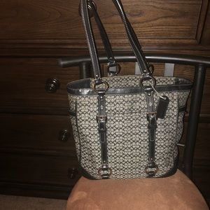 Coach navy blue purse... like new.